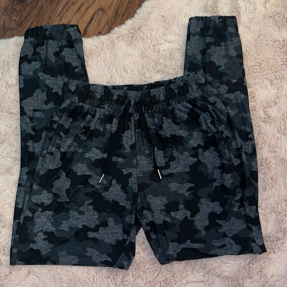 Kyodan Black & Gray camouflage elastic waistband long camp pants with pockets XS